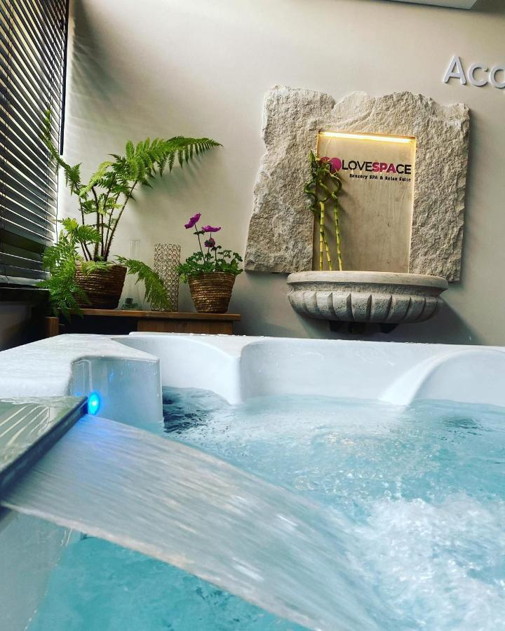 Love Space Sensory Spa & Relax Suite Santa Maria delle Mole Екстер'єр фото